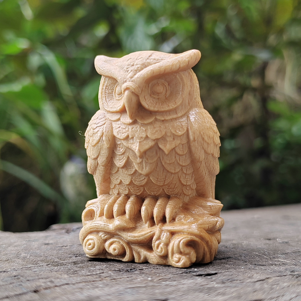 1.8 Inch Owl Figurine on a Woo - مراجعة Home Office Login وسعره